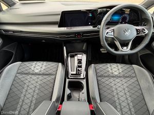 Volkswagen Golf R-LINE TDI AUTO MK8 VERY LOW MILEA - Image 2