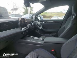 Volkswagen Passat Estate R-Line - Image 3