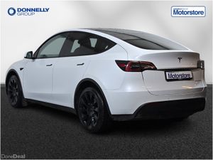 Tesla Model Y Hatchback Long Range - Image 2