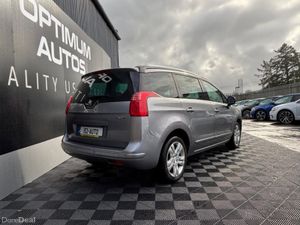 Peugeot 5008 5008 1.6 Petrol, auto, pan roof, huge - Image 2
