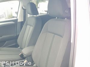 Volkswagen T-Roc LIFE - Image 4