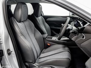 Peugeot 308 SW Allure Hybrid Auto 145HP - Image 3