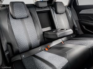 Peugeot 308 SW Allure Hybrid Auto 145HP - Image 4