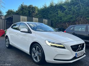 VOLVO V40 2016 1.5 PETROL AUTOMATIC - Image 3