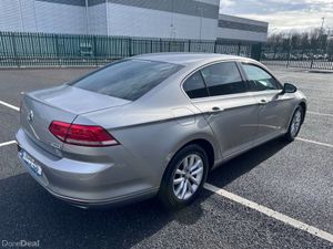 Volkswagen Passat 1.6 TDI, HIGHLINE, WELL MAINTAIN - Image 3