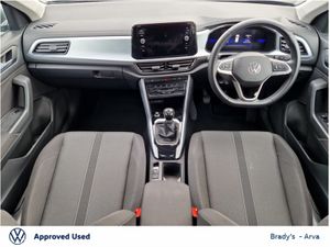 Volkswagen T-Roc LIFE 2.0 TDI MANUAL 6SPEED FWD 11 - Image 2