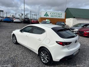 Mazda Mazda 3 SAT NAV *LOW MILEAGE* - Image 4