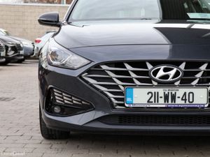 Hyundai i30 Petrol Deluxe Turbo - Image 4