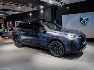2025 Peugeot 5008 Allure 1.2 MHEV 145bhp E-DCS6 - Image 2