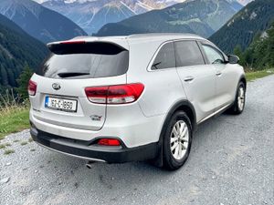 Kia Sorento Platinum 2WD Leather *Priced to Sell* - Image 2