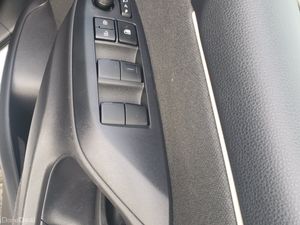 Toyota Yaris 2020 - Image 3