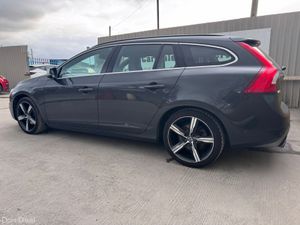 161 Volvo V60 2.0D D3 NAV 150BHP R-DESIGN - Image 4