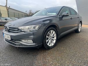 Volkswagen Passat 2020 - Image 2