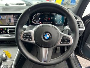 BMW 3-Series 330e M-SPORT COMPETITION 2.0 HYBRID / - Image 4