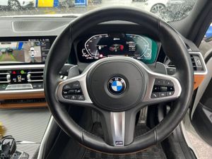 BMW 3-Series 330e M-SPORT COMPETITION 2.0 HYBRID * - Image 4