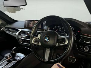 BMW 5-Series 2.0 Automatic - Image 2