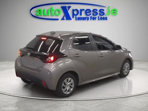 Toyota Yaris 1.5 HYBRID X Automatic, Reversing cam - Image 3