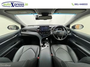 Toyota Camry HYBRID WS Low Mileage , Reversing cam - Image 2