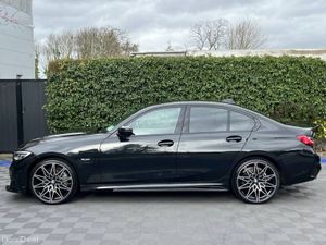 BMW 3-Series 330e M-SPORT COMPETITION 2.0 HYBRID / - Image 3