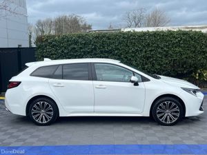 Toyota Corolla SOL TOURING 1.8 HYBRID // SERVICE H - Image 2