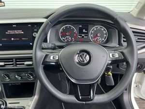 Volkswagen Polo COMFORTLINE 1.0 // APPLE CARPLAY/A - Image 4