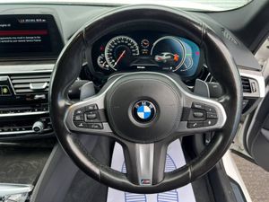 BMW 5-Series 523d M-SPORT COMPETITION 2.0 // LEATH - Image 4