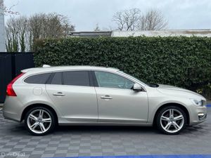 Volvo V60 D4 CLASSIC 2.0 D // OPENING SUNROOF // L - Image 4
