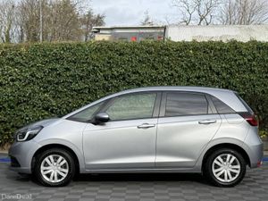 Honda Fit 1.5 HYBRID // ADAPTIVE CRUISE CONTROL // - Image 3