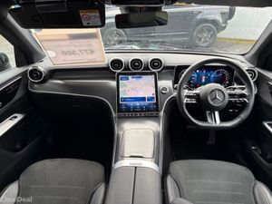 Mercedes-Benz 300 AMG Urban - Night Edition / Plug - Image 2