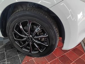 2014 Honda Fit 1.3 Automatic Petrol Hybrid - Image 3