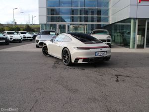 Porsche 911 Carrera - Image 2