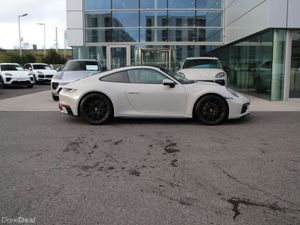 Porsche 911 Carrera - Image 4