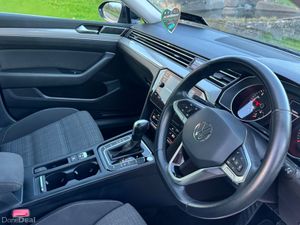 Volkswagen Passat 2022 auto - Image 4