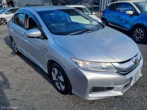 Honda Grace  Hybrid 2016 - Image 2