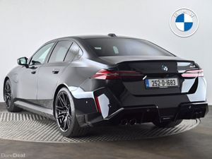 BMW M5 Saloon - Image 2