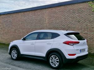 Hyundai Tucson LOW KMS - Image 2