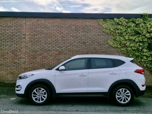 Hyundai Tucson LOW KMS - Image 4