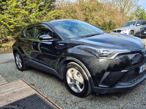 Toyota C-HR 1.8 Hybrid - Image 2