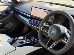 BMW 5-Series 530e M Sport Pro - Image 3