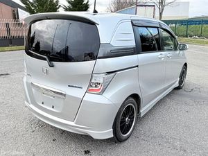 Honda Freed spike 2013 Hybrid - Image 4
