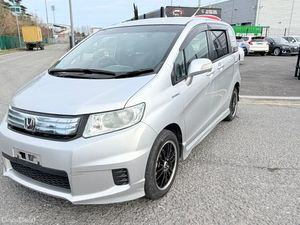 Honda Freed spike 2013 Hybrid - Image 2
