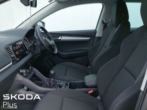 Skoda Karoq AMBITION 1.0TSI 110HP *ONE OWNER*SKODA - Image 4