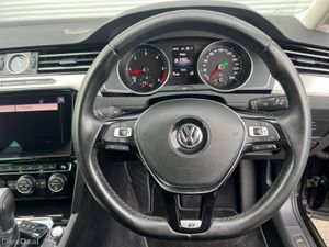 Volkswagen Passat HIGHLINE R-LINE PACK 2.0 TDI // - Image 4