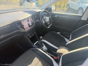 Volkswagen T-Roc SPORT 1.5TSI 150HP MANUAL - Image 3