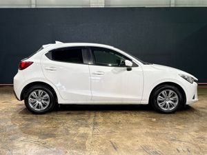 Mazda Demio 1.3 AUTOMATIC - A/C HEATING CONTROLS - Image 3