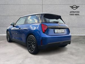 Mini Cooper Cooper SE - Image 2