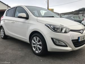 Hyundai i20 Deluxe Edition ONLY 100k - Image 2
