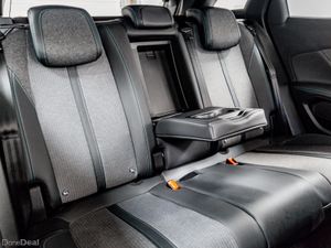 Peugeot 3008 Allure 1.5 Diesel Auto 130HP - Image 4