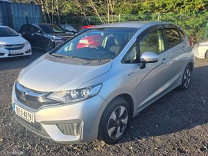 Honda Fit 2016 Automatic Hybrid Low Miles - Image 4