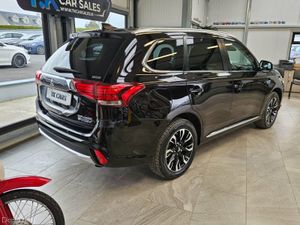 18 MITSUBISHI OUTLANDER PHEV 2.0 PETROL PHEV - Image 4